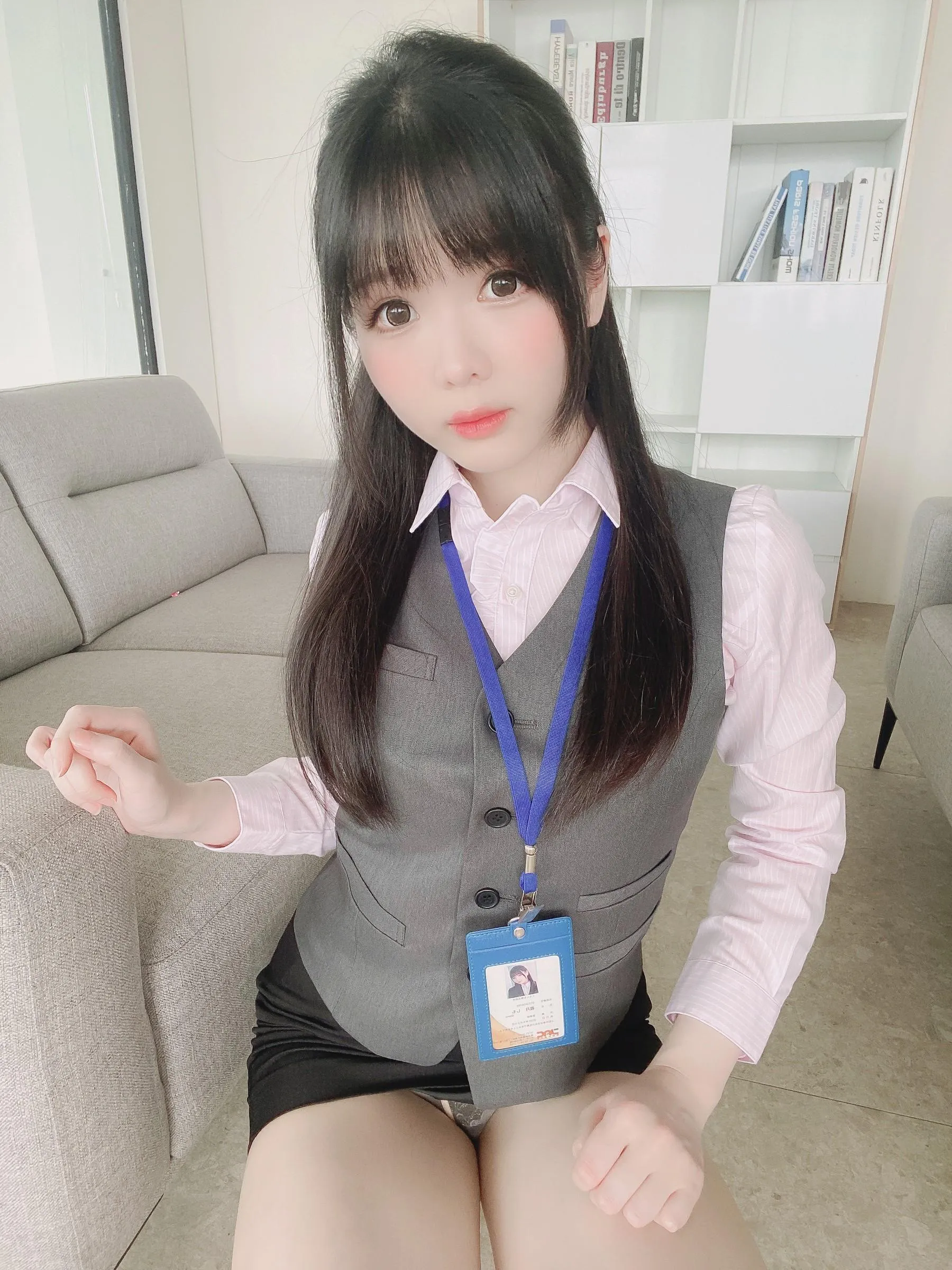 霜月shimo – NO.58 Fantia 2022年08月会员合集6期-2022-08-25 新入社員 [25P]插图